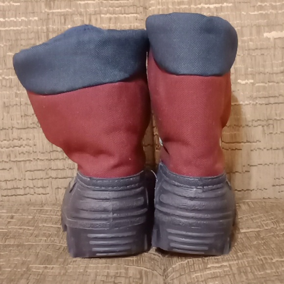 #583 Tundra Baby Winter Boots. Size: 6 - Picture 3 of 7